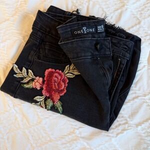 ONE5ONE Jeans Size 16 Black Denim Floral Embroidered Distressed Frayed Hem Boho